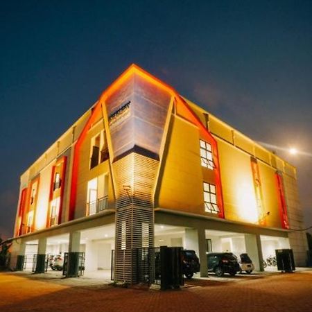 Dparagon Kalijudan Surabaya Bagian luar foto
